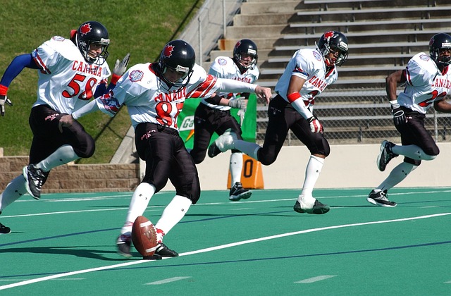 通过紧密的 通过紧密的